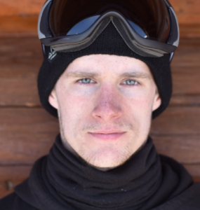 Max parrot close