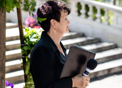 Photo of Linda Barrette